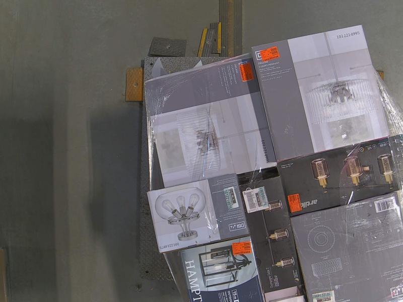 Lighting & Electrical - Kichler, JONATHAN Y, PAKOKULA, PUDO, HDC, HKMGT, Feit Electric, Jushua - Est Retail $3,352