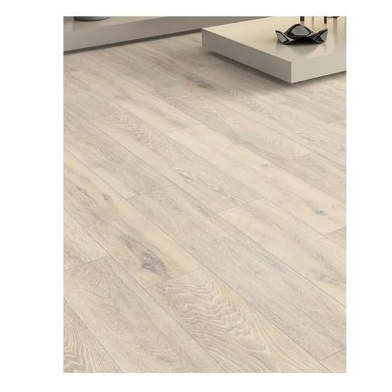 TrafficMaster Camden Lake Oak Laminate Wood Flooring - Est Retail $402