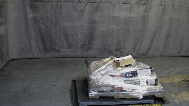 Pallet of Flooring & Rugs