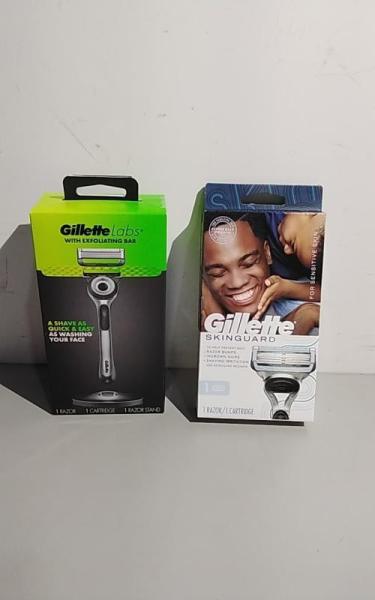 Health & Beauty - Gillette Fusion5 Shaving Razor, Skinguard Razors for Men - MSRP $1,870