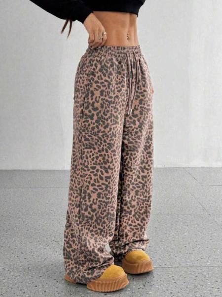 Bulk Lot of 100 Women's Mixed Apparel Clothing