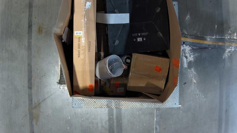 Lighting & Electrical - Artika, Starlink, Feit - Est Retail $23,460- 5plts