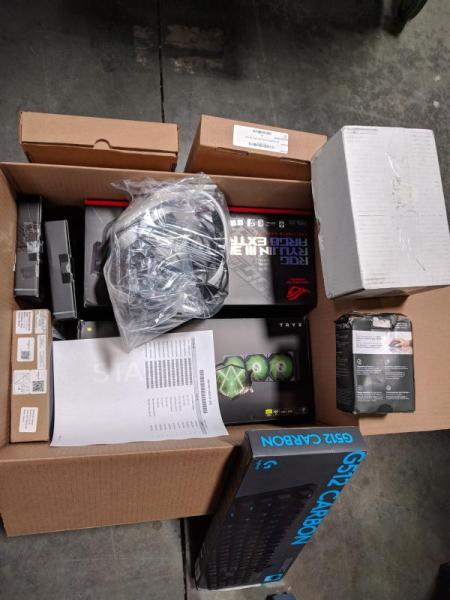 Gaming PC Desktop Accessories Lot & More - MSRP $2.9K - 11 Qty