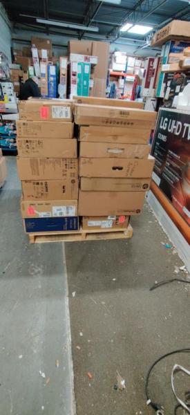 Pallet Of Gaming and consumer monitors (Manifested)
